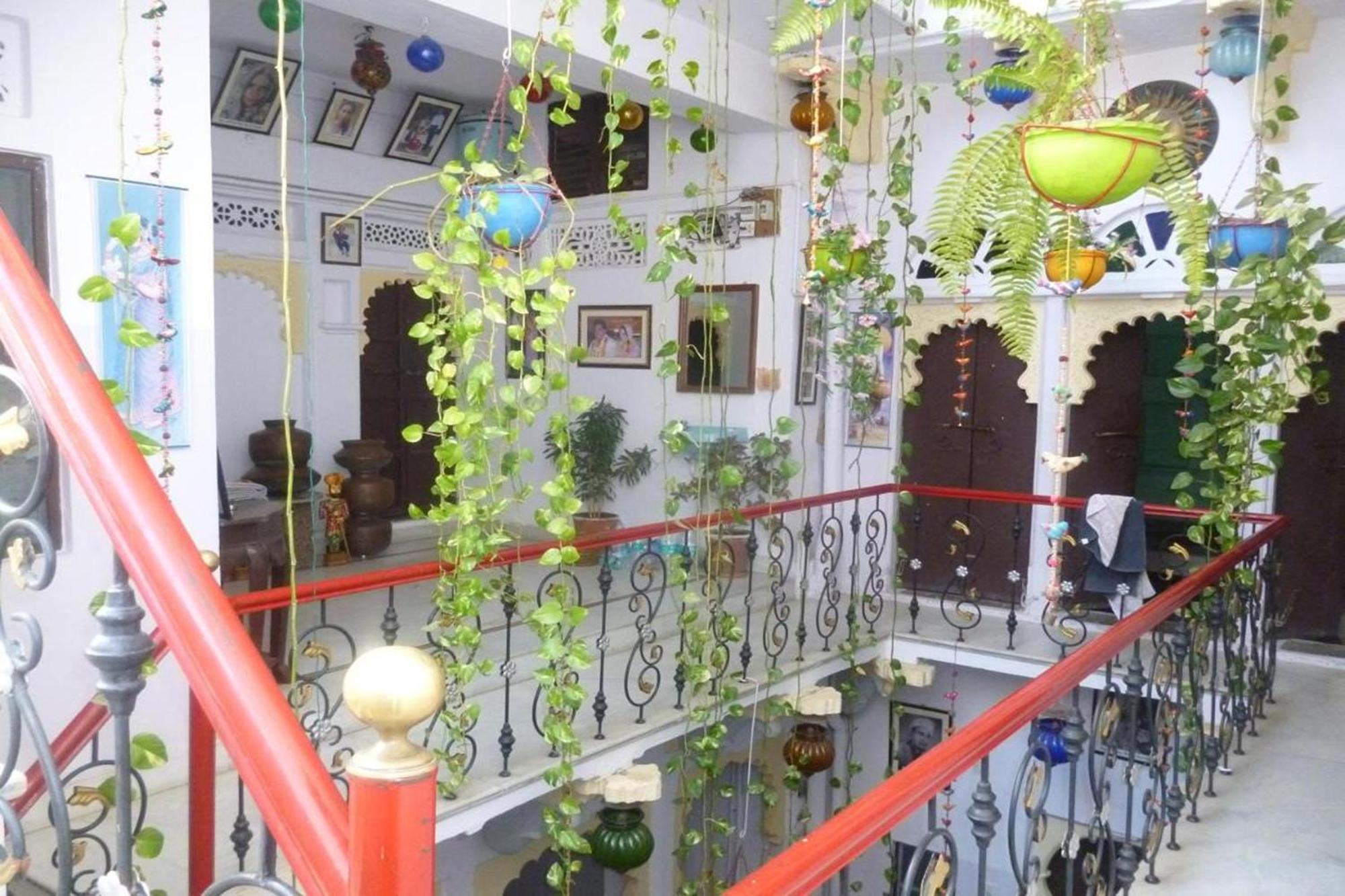 Nukkad Guest House Near City Palace Udaipur Exterior foto