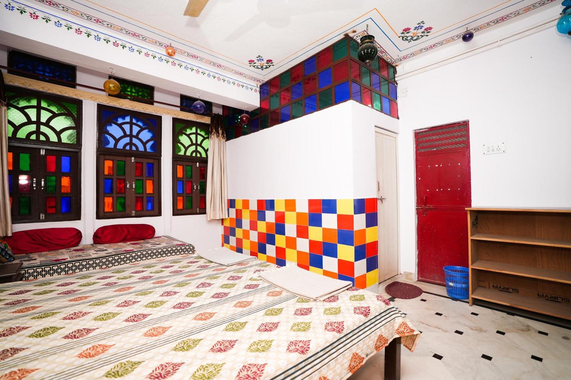 Nukkad Guest House Near City Palace Udaipur Exterior foto