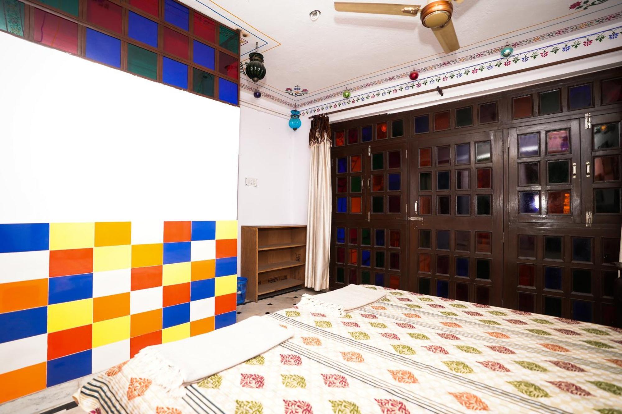 Nukkad Guest House Near City Palace Udaipur Exterior foto