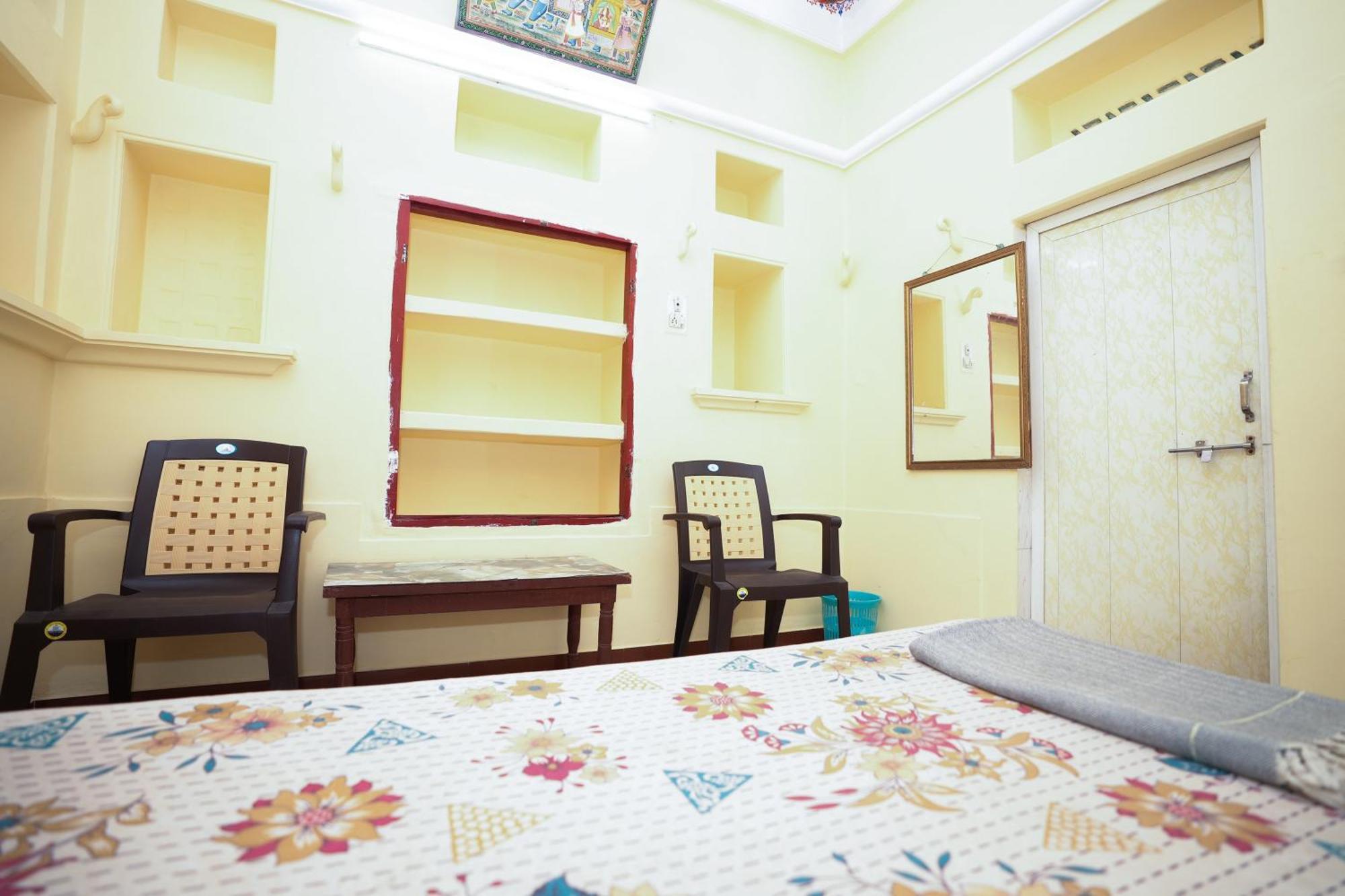 Nukkad Guest House Near City Palace Udaipur Exterior foto